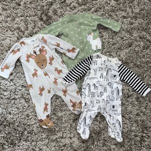 Gently used Baby onesies! (3 pack)